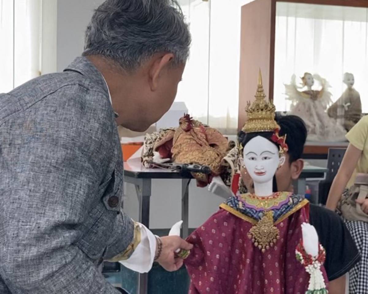 Lecture on the History and Development of Thai Puppet Theater